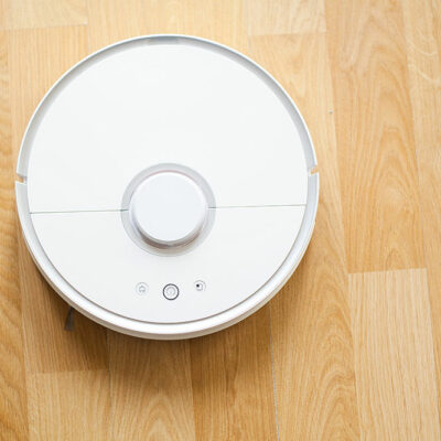 5 Differences Between Robot and Push Vacuums