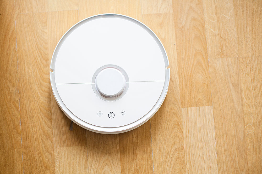 5 Differences Between Robot and Push Vacuums