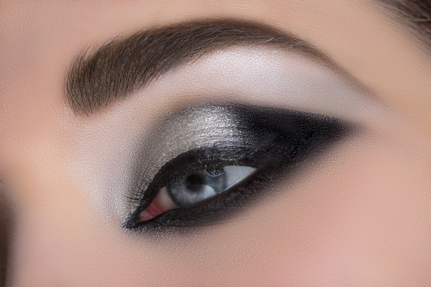 5 Eye Makeup Hacks for Any Occasion